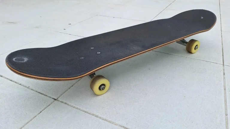 Largeur de planche skate 2026 — 7.75, 8.0, 8.5 : ce que ta pointure veut vraiment