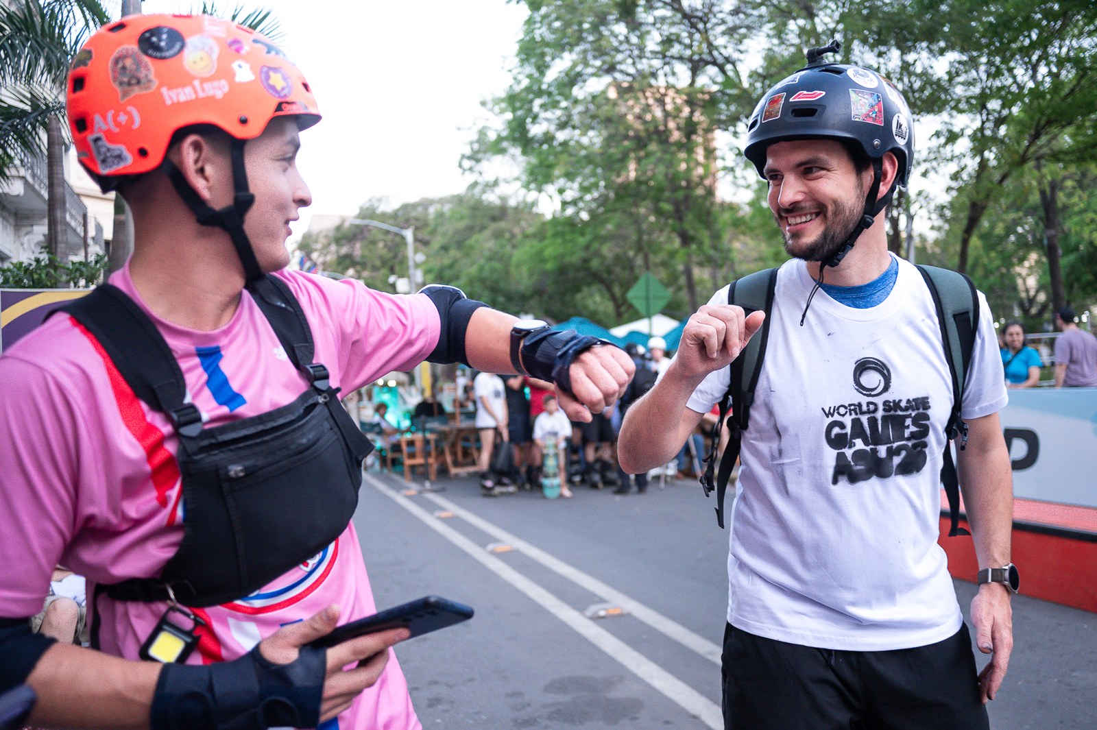 Riders dans les rues d'Asunción pendant un événement World Skate Games ASU26