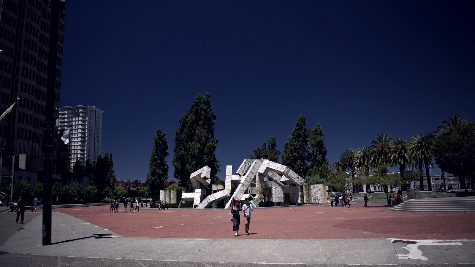 Embarcadero Plaza à San Francisco, dalle de brique et fontaine Vaillancourt, ancien spot EMB