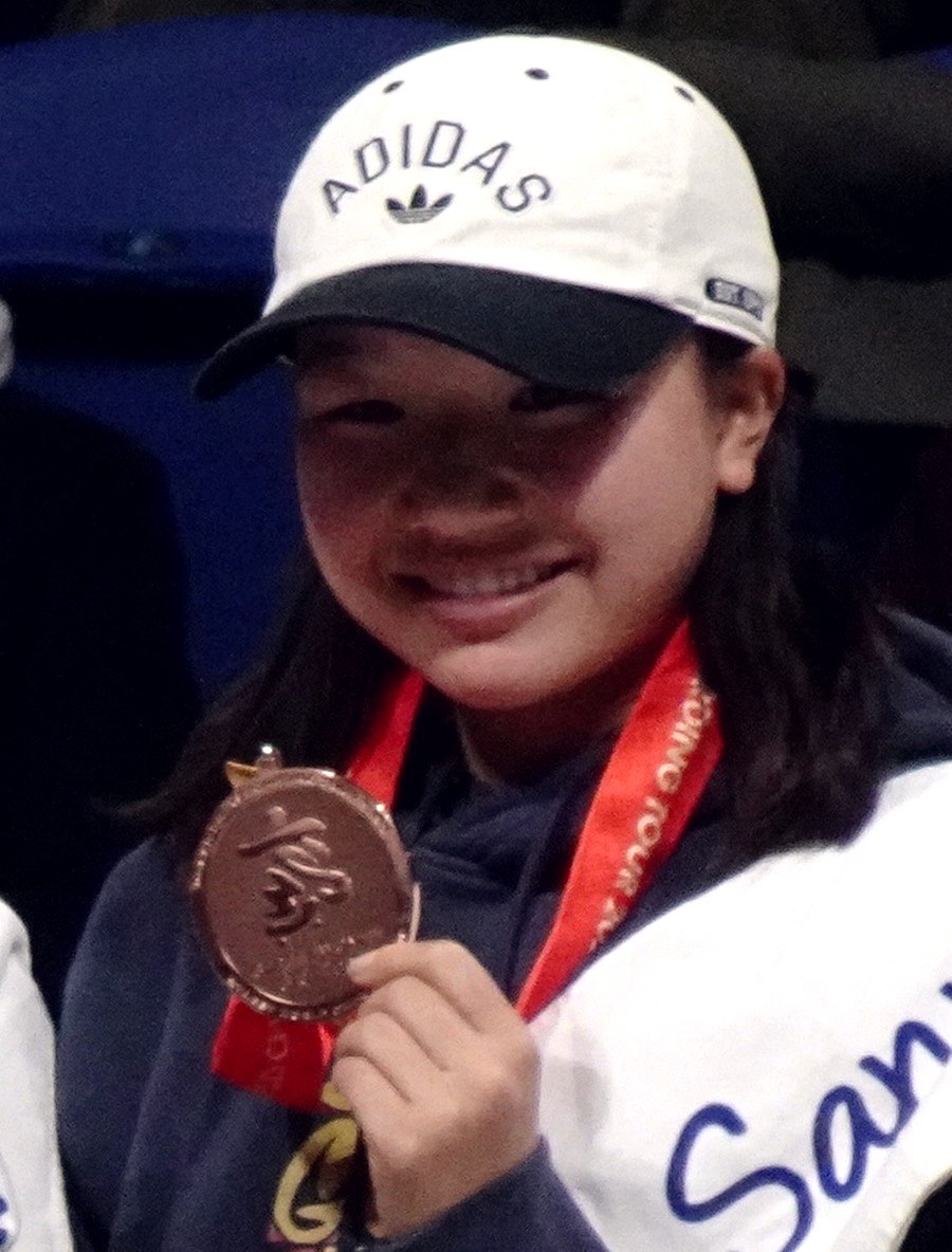 Momiji Nishiya, skateuse street japonaise, médaille autour du cou — argent en Street et or en Street Best Trick aux X Games New Orleans 2026