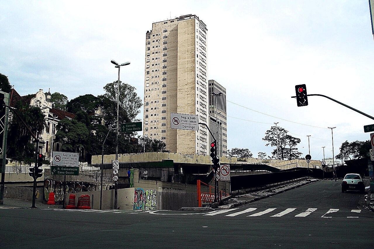 Praça Roosevelt à São Paulo en 2010, dalle de béton dégradée avant la rénovation