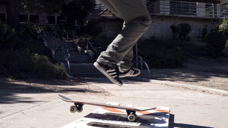 Hommage à Marc Johnson : l&rsquo;héritage d&rsquo;une légende du skate de rue