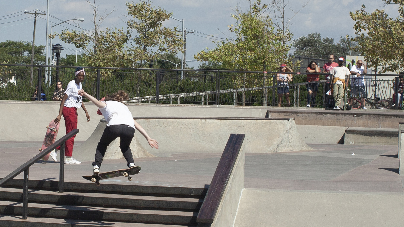 Rotation frontside : le regard reste sur le point d&rsquo;atterrissage — l&rsquo;inverse du backside 180 o&ugrave; tu tournes sans voir