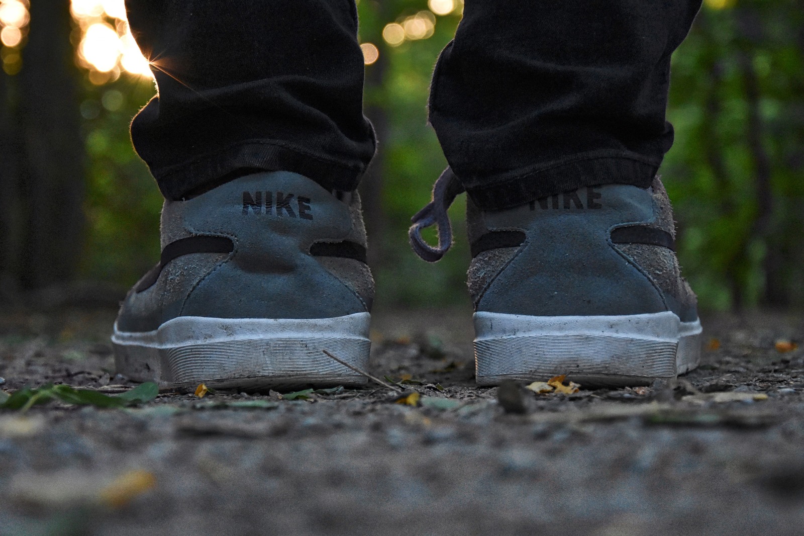 Chaussures de skate en suède rongées par le grip au niveau du flick