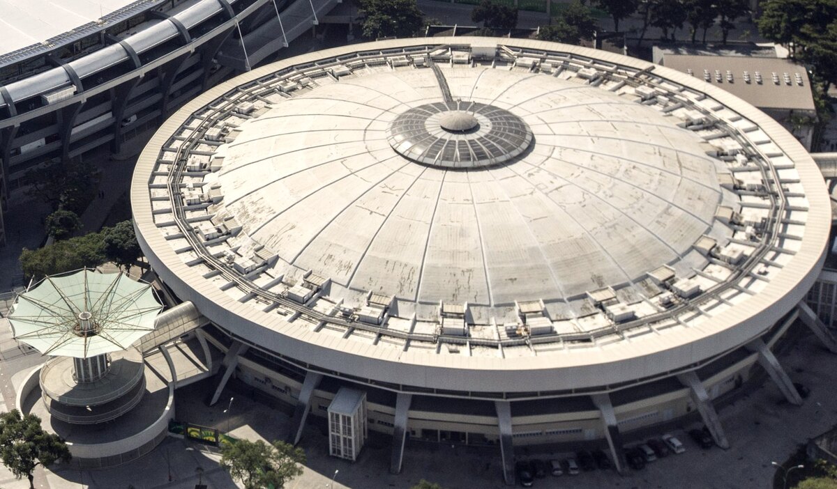 Le Maracanãzinho vu du ciel, arène ronde de Rio de Janeiro accolée au Maracanã