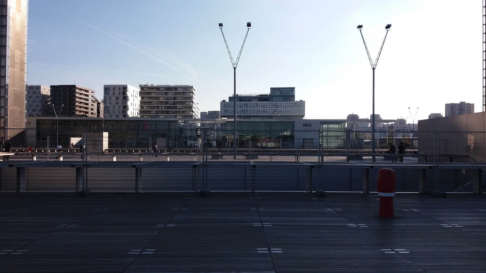 Esplanade en lattes de bois de la Bibliothèque nationale de France, site François-Mitterrand