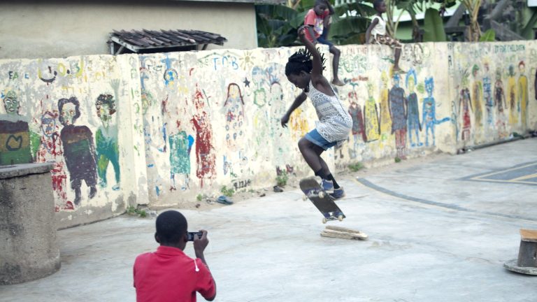 Skateboard pour enfant : le chiffre qui compte n’est pas son âge