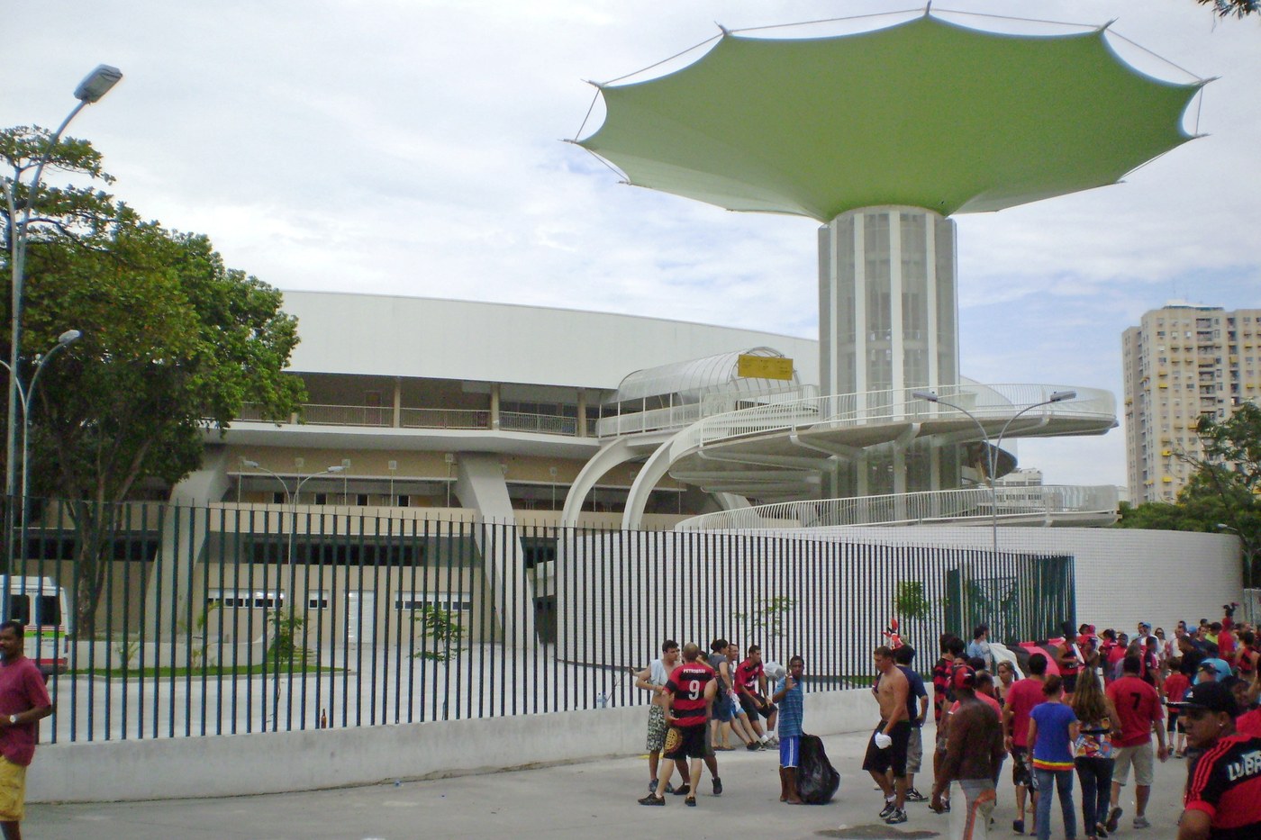 Le Maracanãzinho vu de la rue à Rio : 11 800 places, la salle où la Fadinha rentre à la maison dimanche