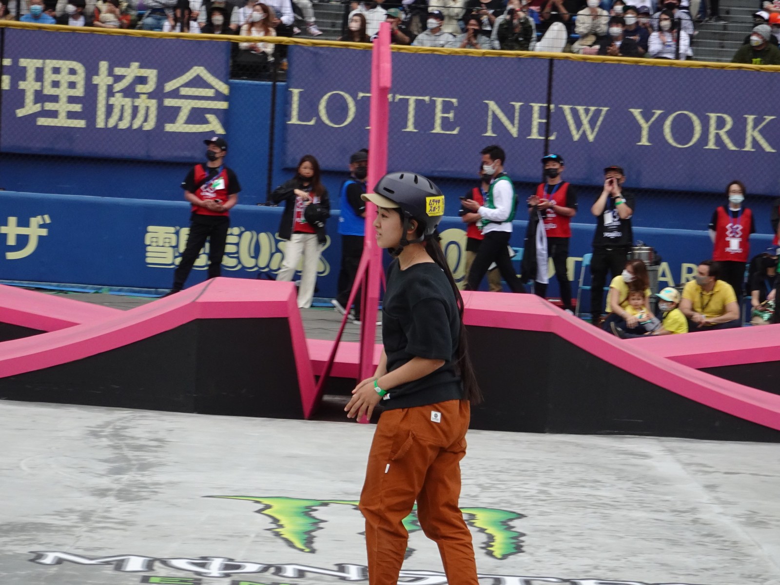 Funa Nakayama, du Japon, seule sur le parcours street avant son run en finale
