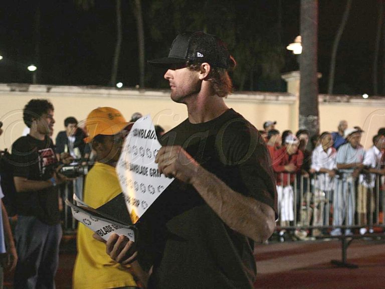 2002 : Comment Danny Way a explosé le monde du skate avec la DC Mega Ramp