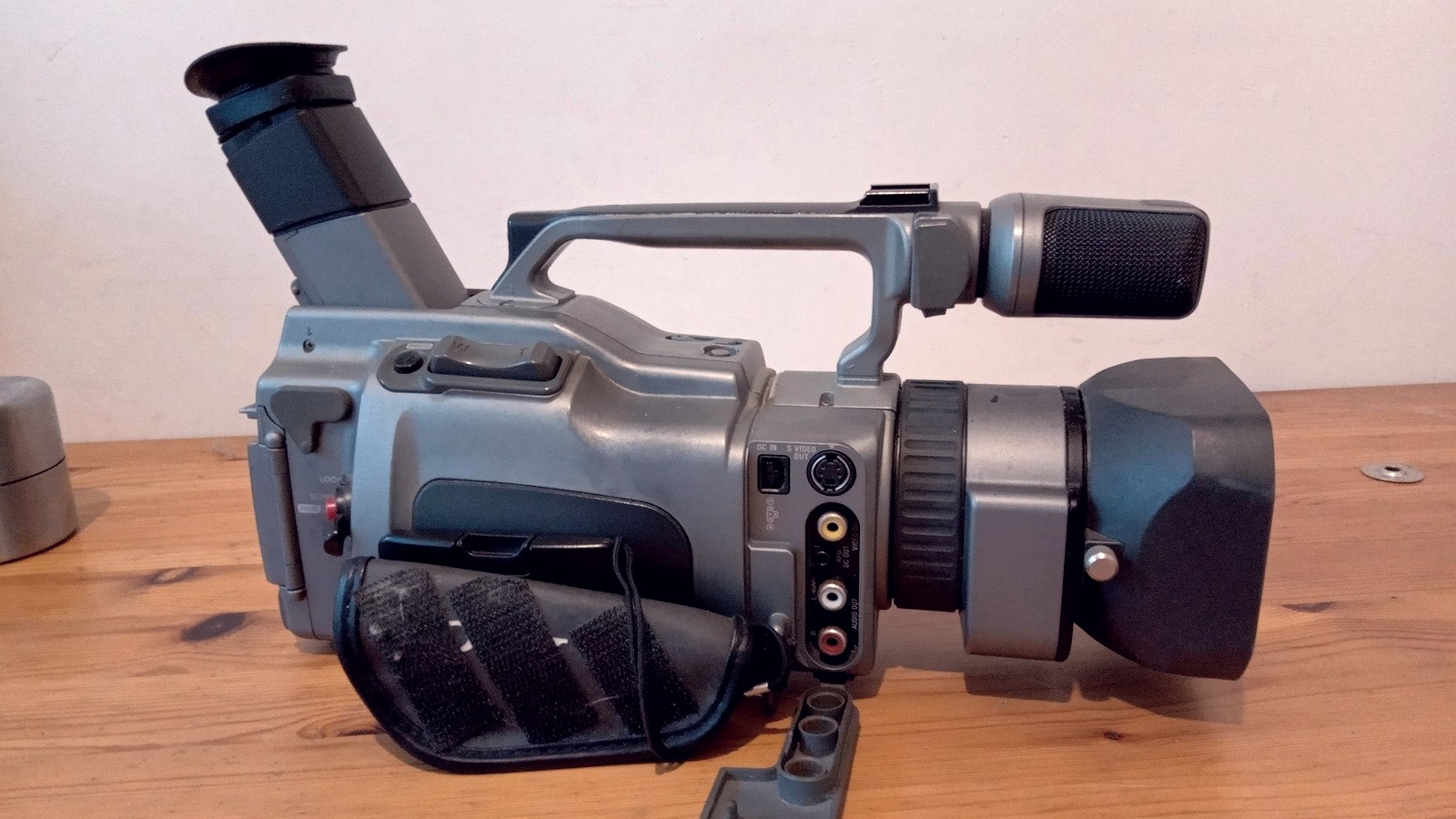 Sony VX1000, la caméra avec laquelle Jamie Thomas a filmé la part de Elissa Steamer pour Welcome to Hell à Fort Myers en 1996