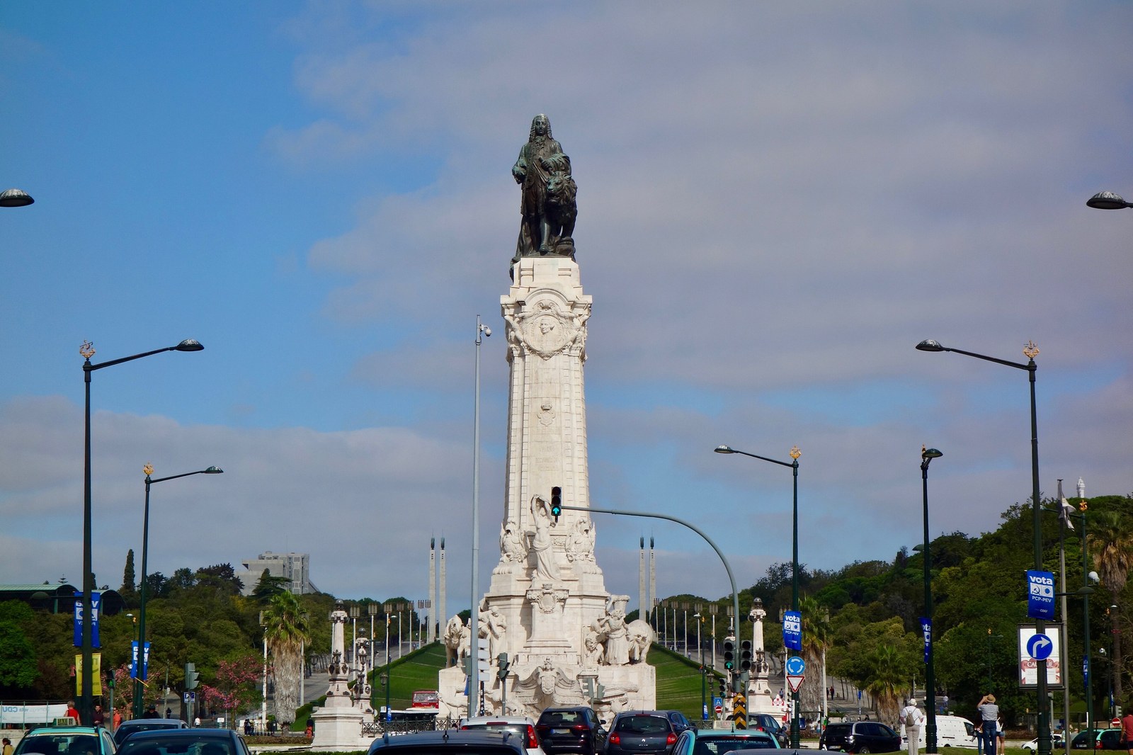 Rond-point du Marquês de Pombal à Lisbonne avec la pente du Parque Eduardo VII