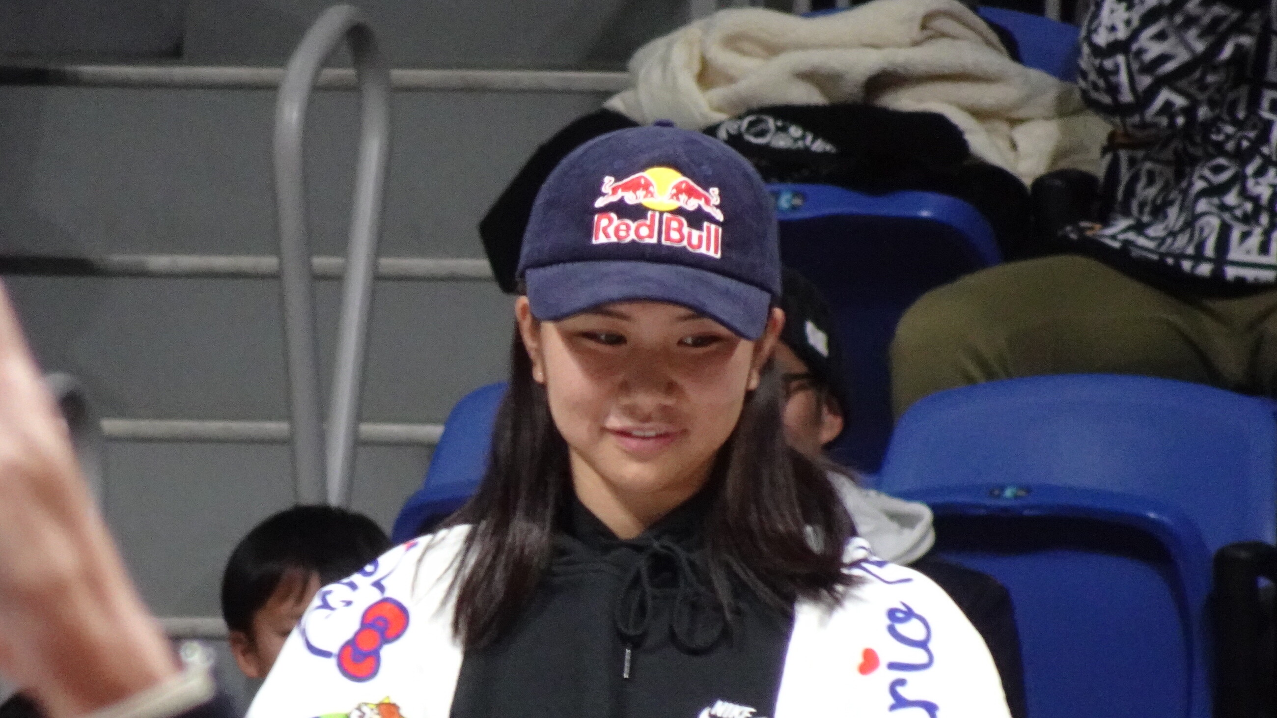 Yumeka Oda, vainqueure du SLS Tempe 2026, lors d'une remise de médaille d'or en street