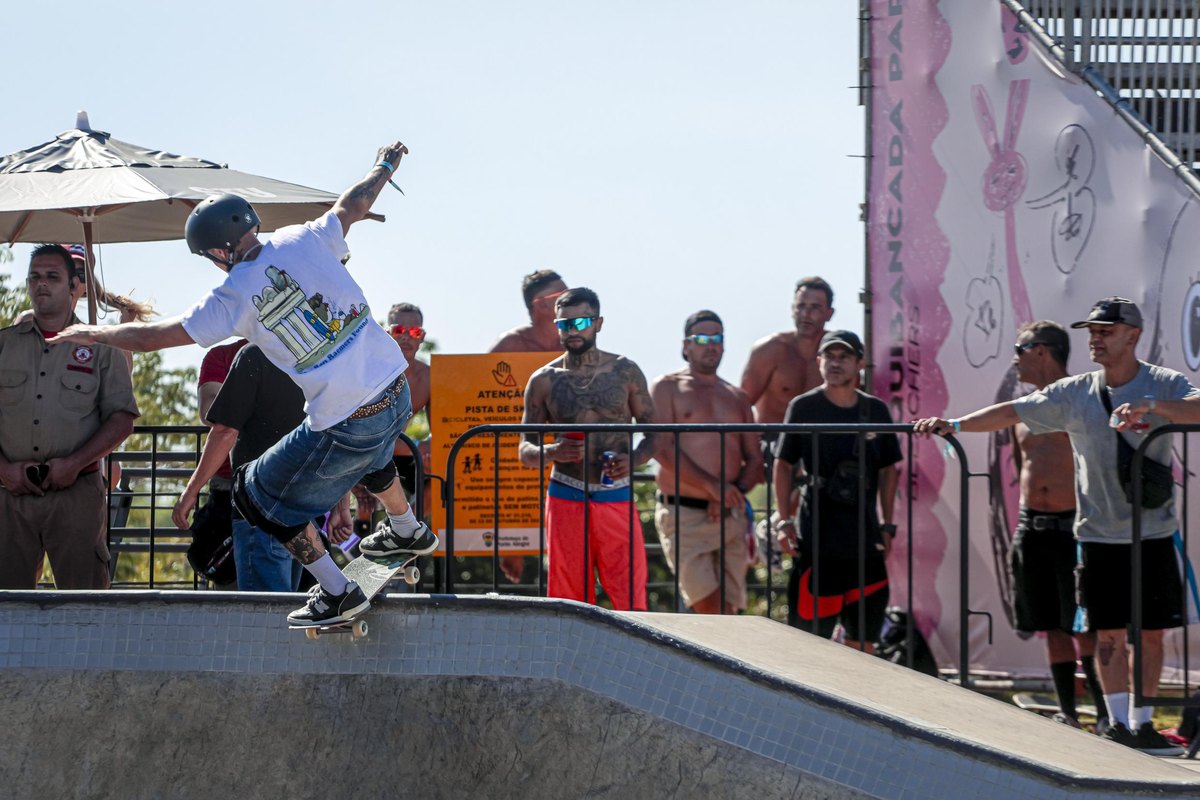 Run de park sur le coping devant le public, circuit brésilien de skate, Porto Alegre 2025