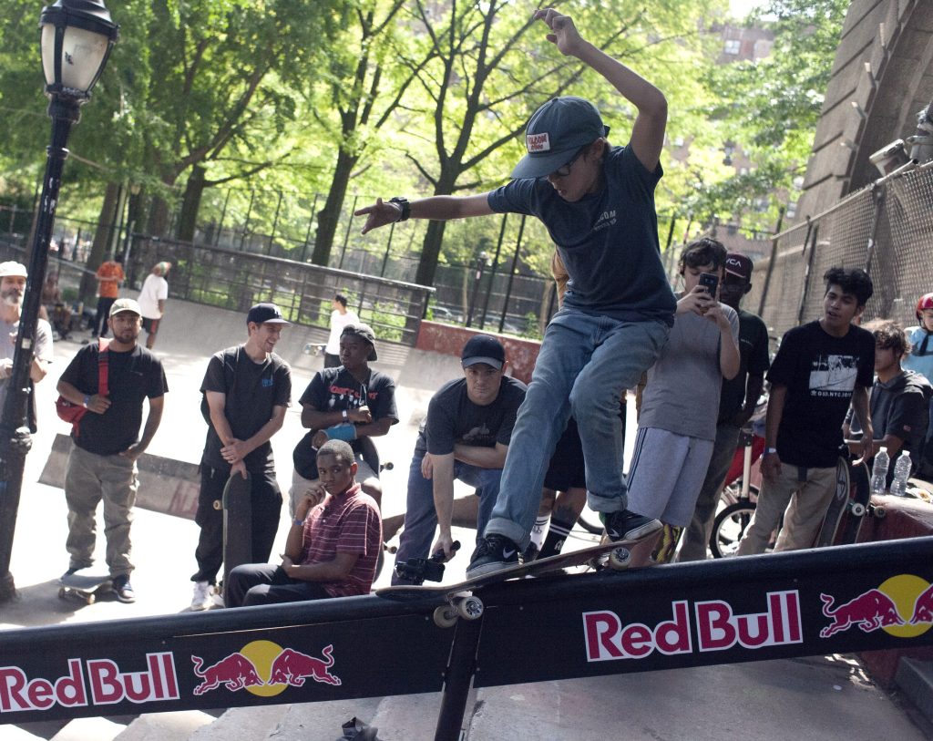 Feeble grind : la planche pivote pendant le grind — d&rsquo;où ça vient vraiment ?
