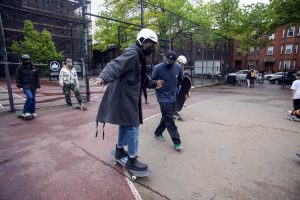 Monter son skate soi-même : 8 vis, 8 roulements, et l&rsquo;écrou que tout le monde serre trop