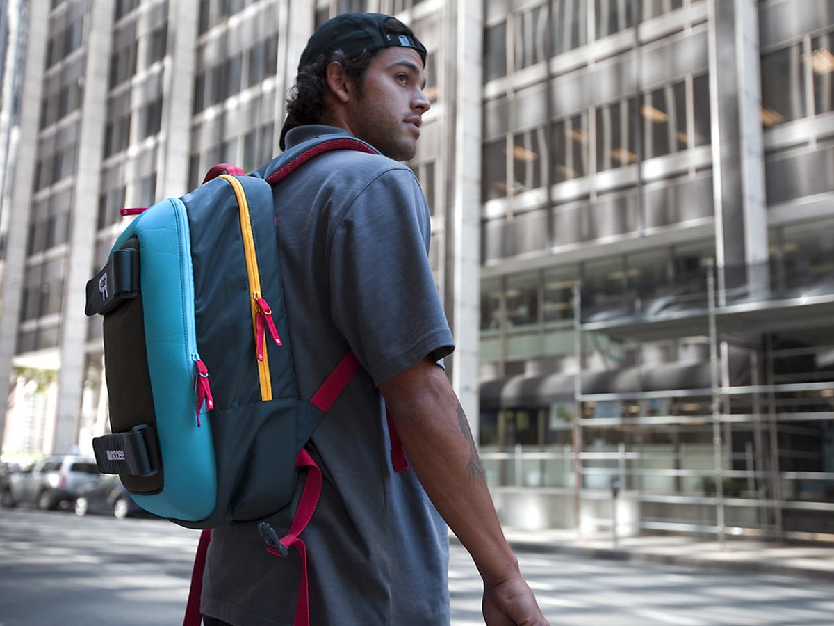 P-Rod à San Francisco avec un sac à son logo PR : son nom à lui, avant de monter sa marque Primitive