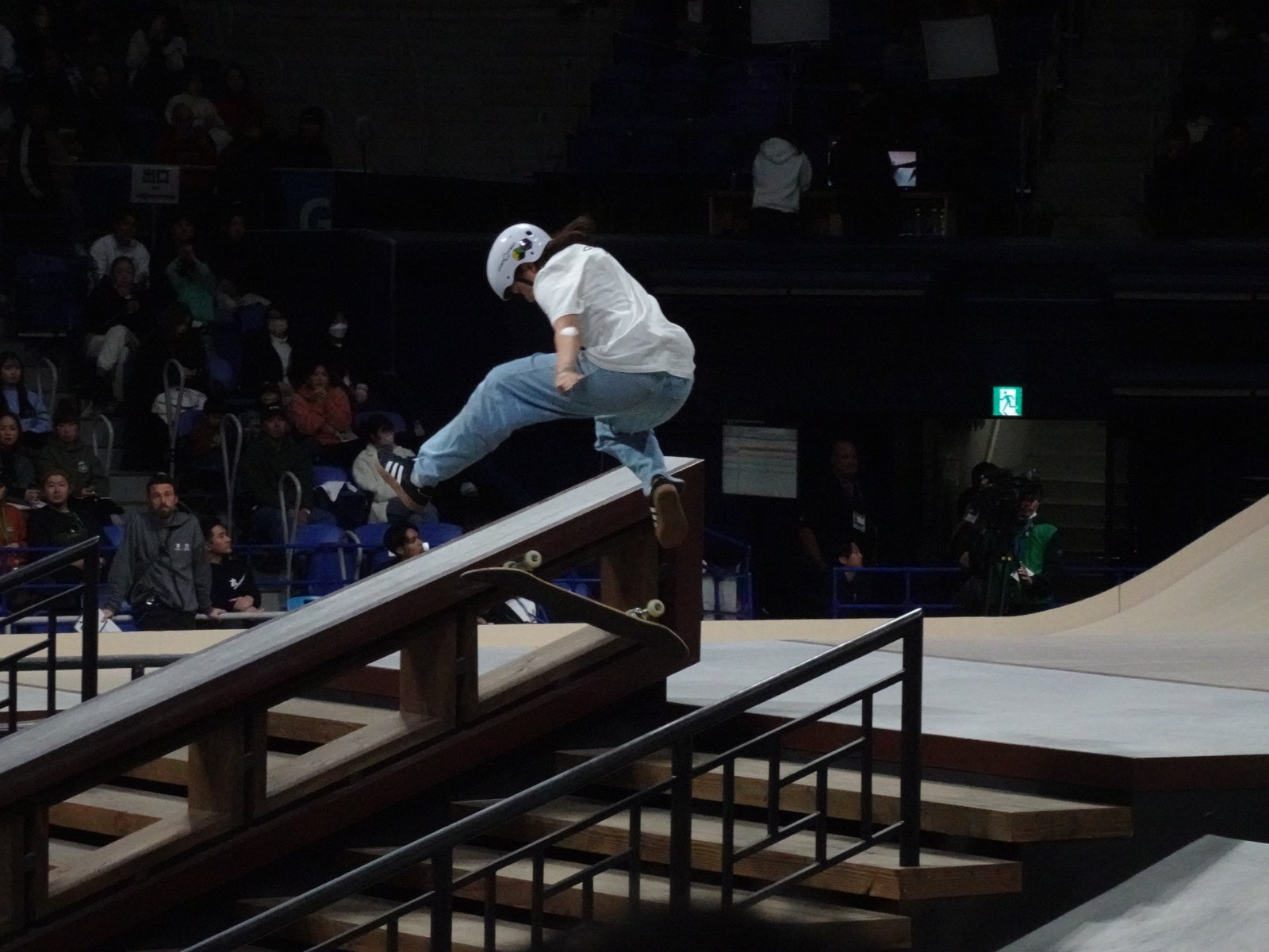 Momiji Nishiya sur un rail à Ariake, Tokyo, rideuse à suivre au SLS Tokyo 2026
