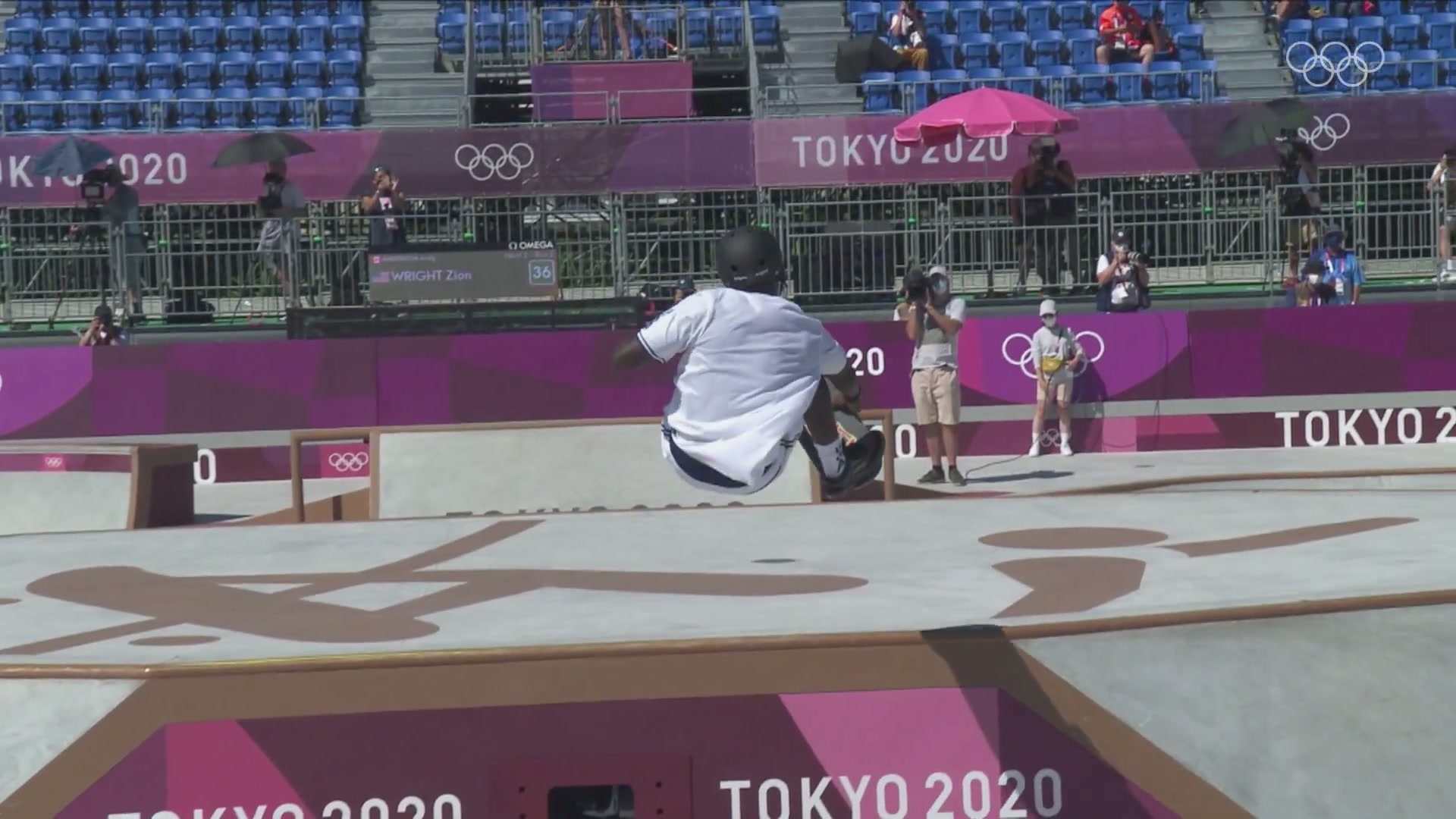 Zion Wright en l'air au-dessus du plan incliné du park d'Ariake, Jeux de Tokyo 2020